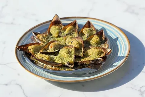 Provençal stuffed mussels